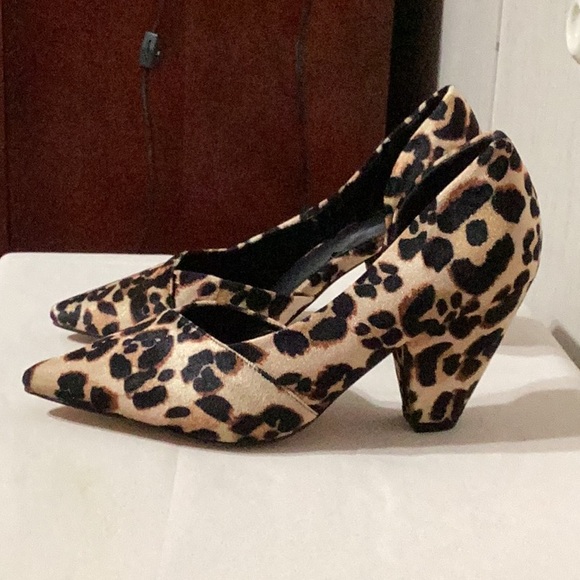 Barely used, very comfortable shoe. - Picture 2 of 7